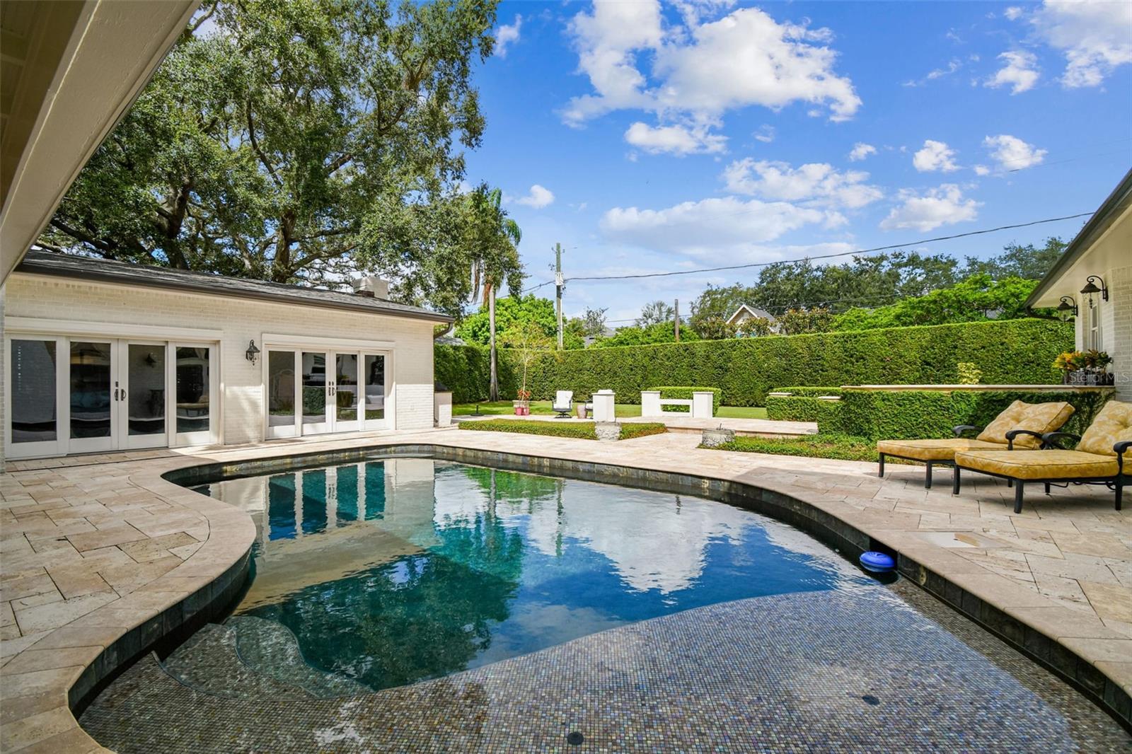 2807 W PARKLAND BLVD