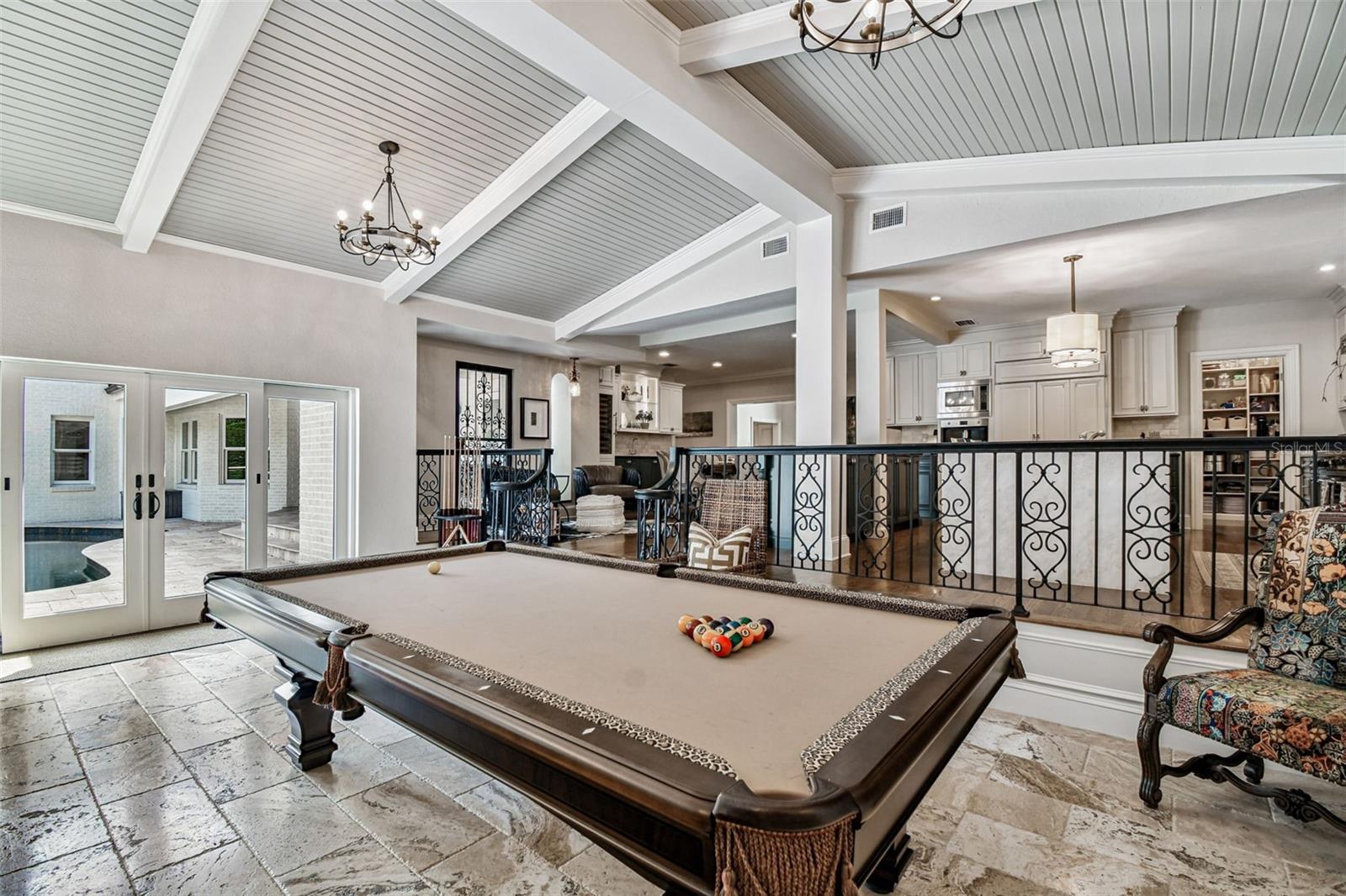 2807 W PARKLAND BLVD