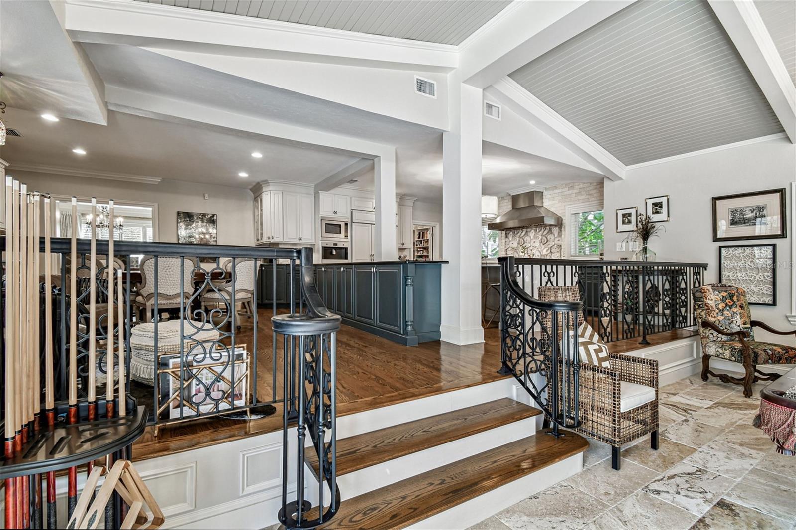 2807 W PARKLAND BLVD