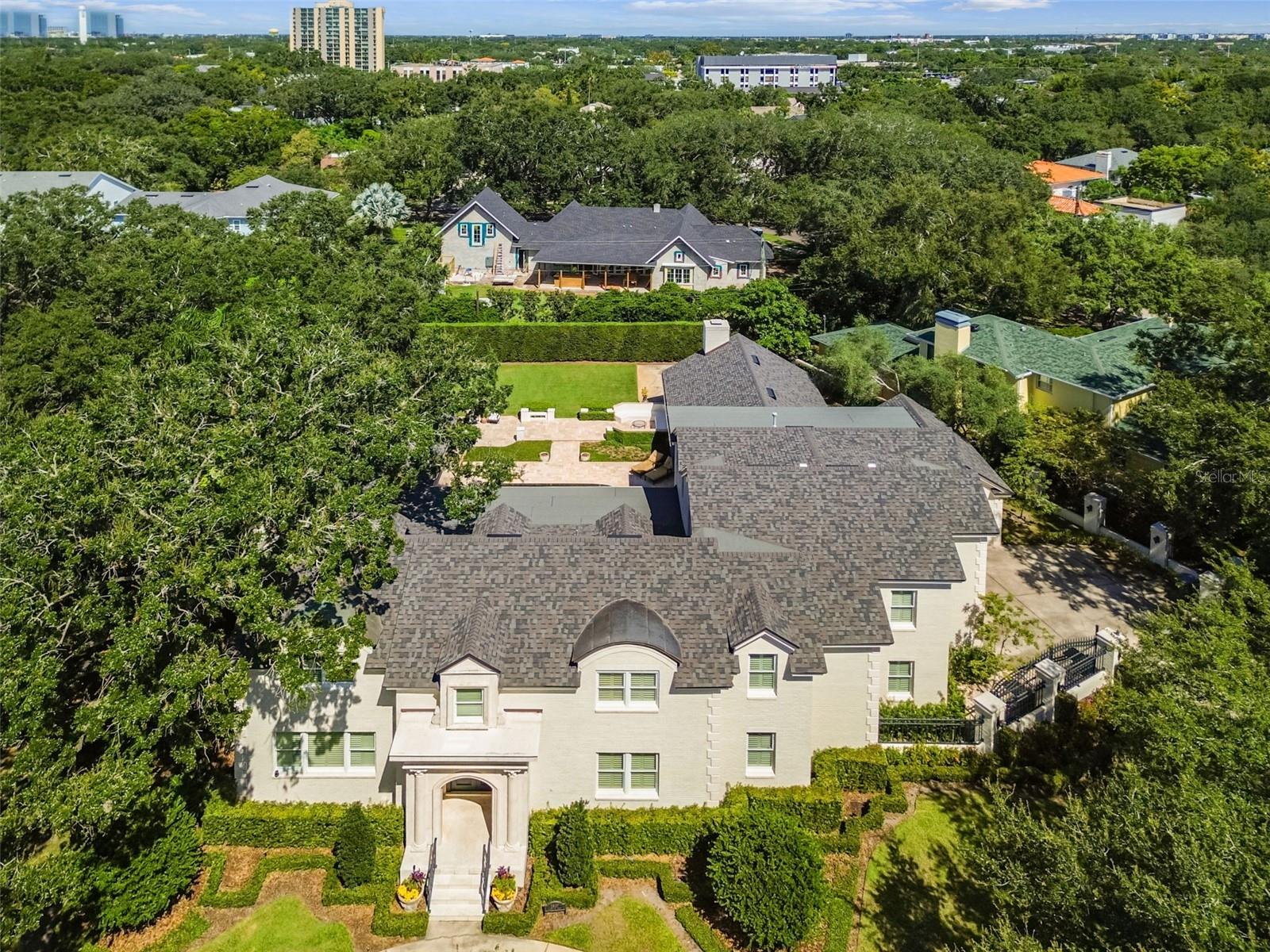 2807 W PARKLAND BLVD