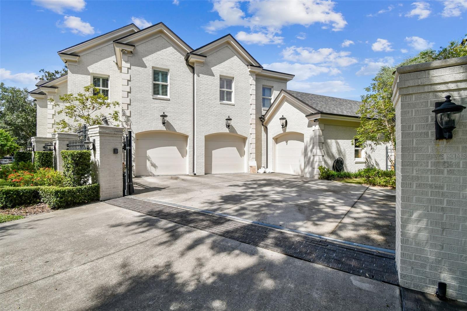 2807 W PARKLAND BLVD