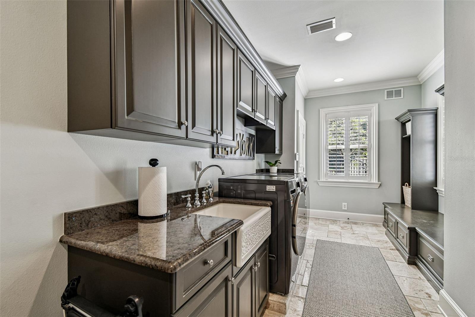 2807 W PARKLAND BLVD