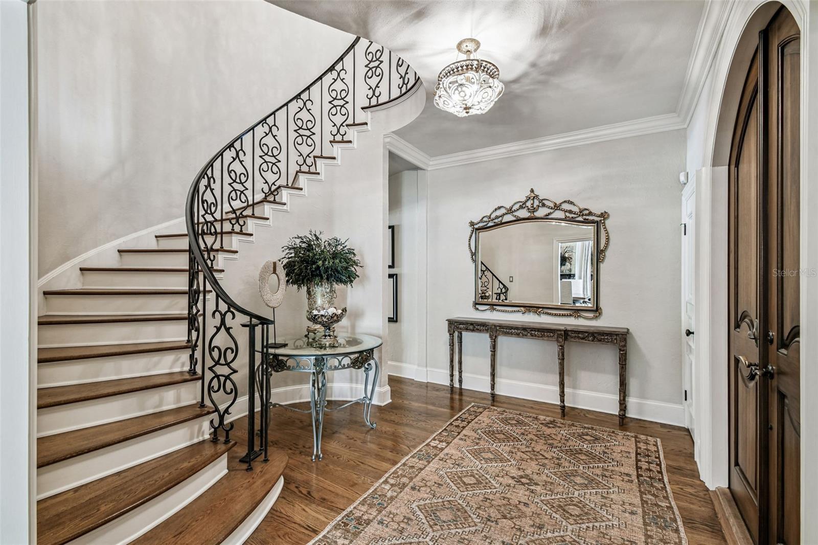 2807 W PARKLAND BLVD