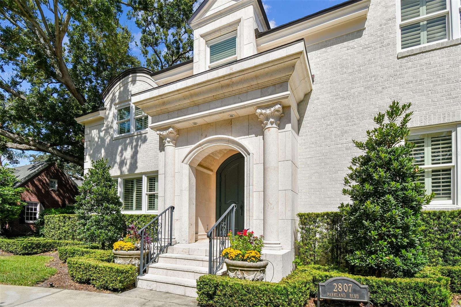 2807 W PARKLAND BLVD