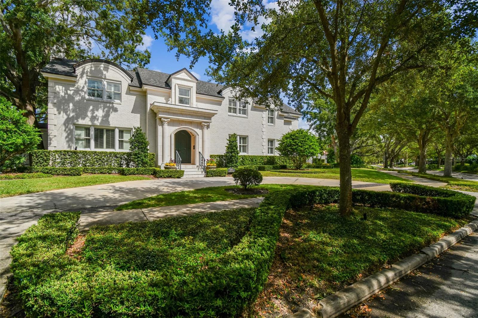 2807 W PARKLAND BLVD