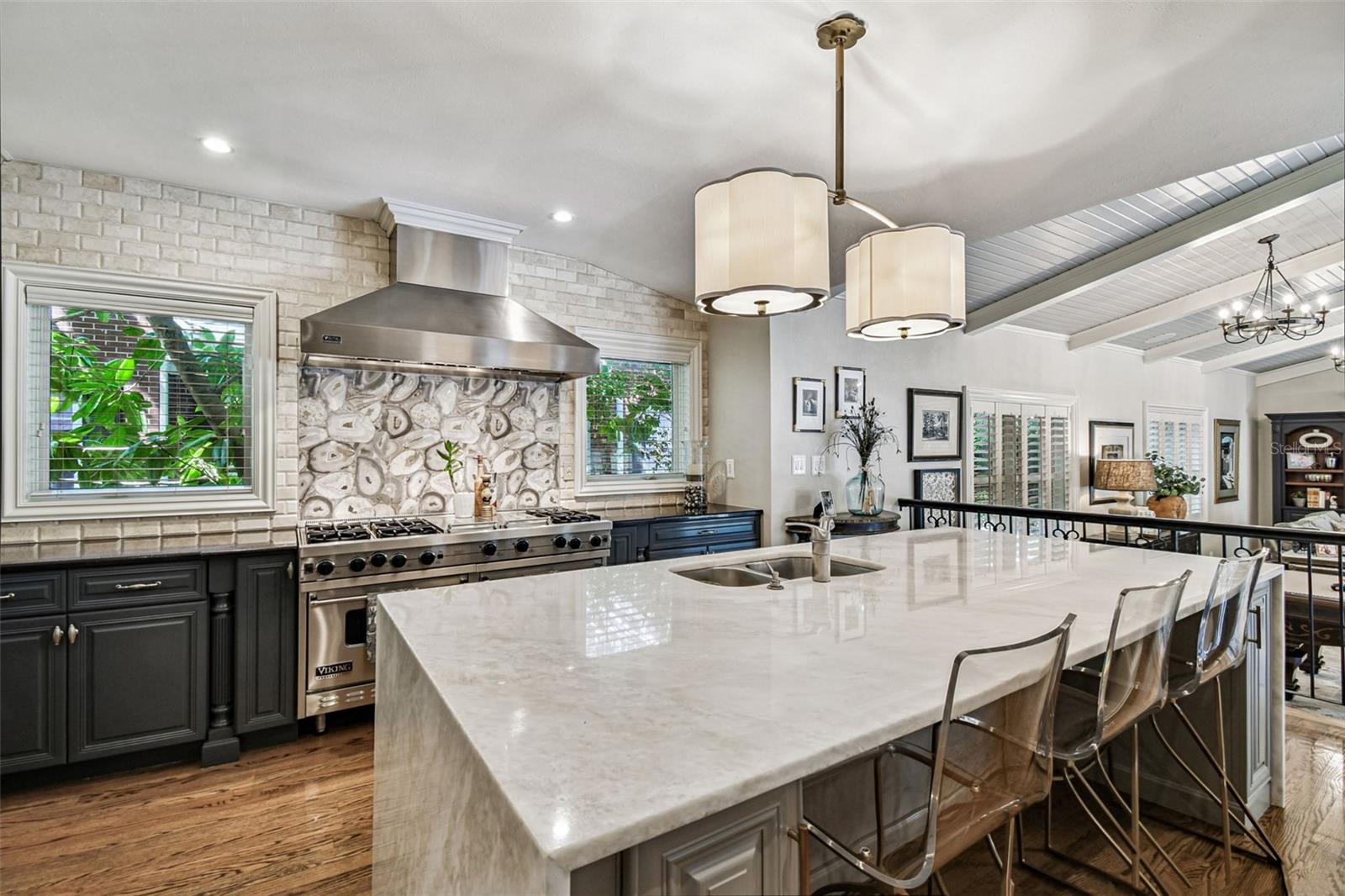 2807 W PARKLAND BLVD