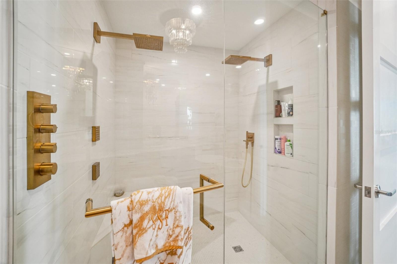 3401 BAYSHORE BLVD #1704