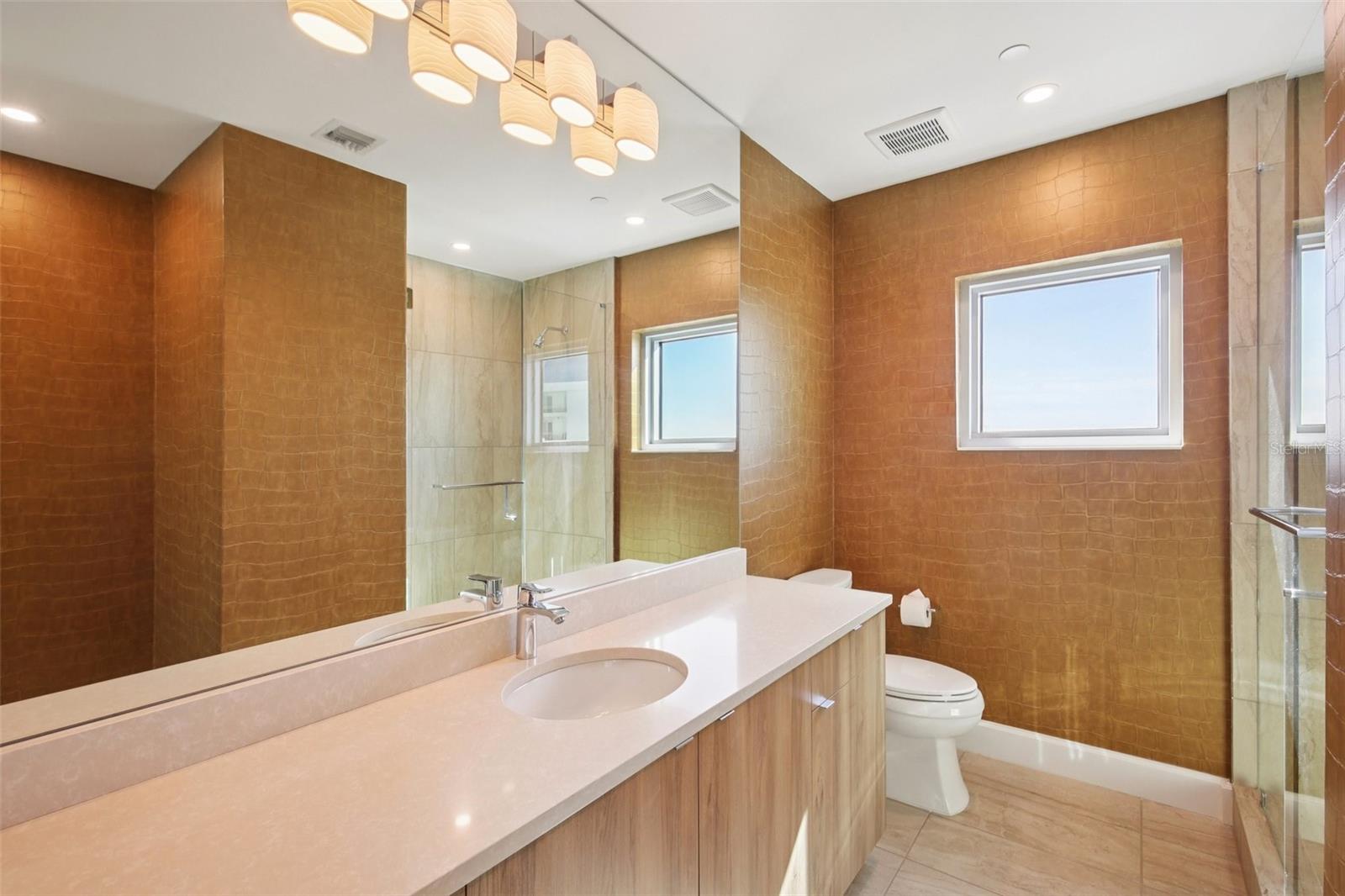 3401 BAYSHORE BLVD #1704