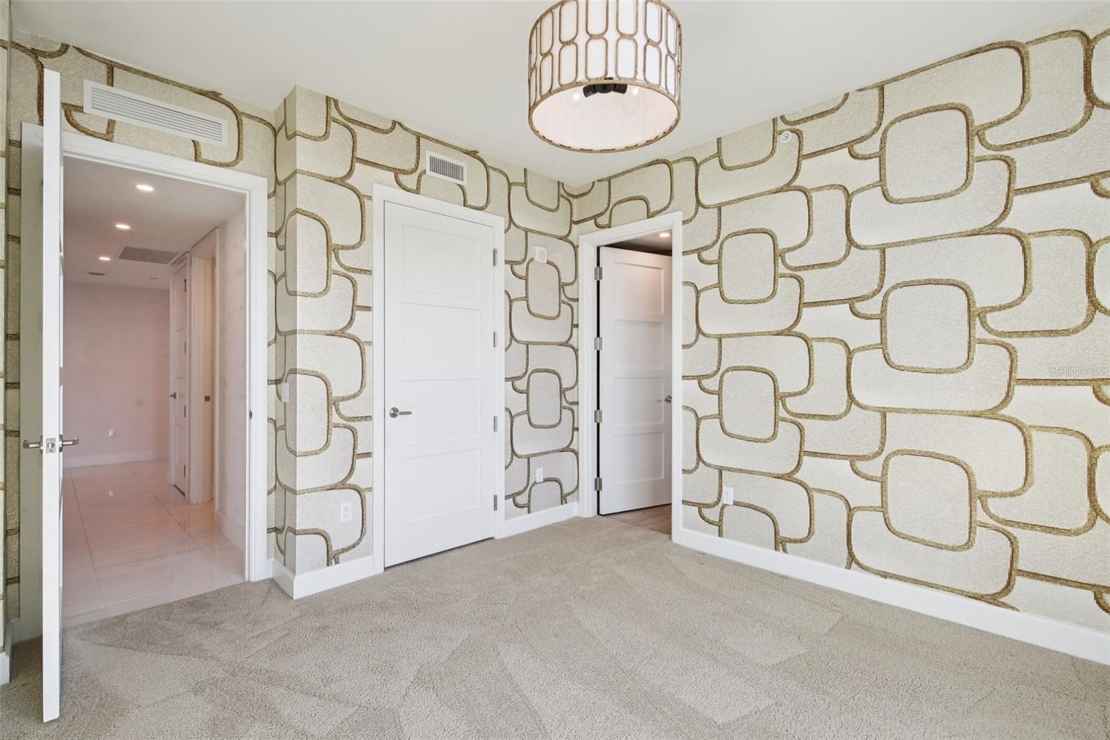 3401 BAYSHORE BLVD #1704