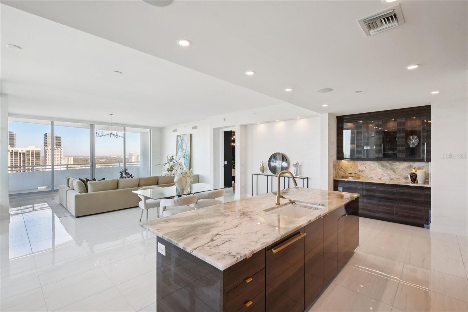 3401 BAYSHORE BLVD #1704