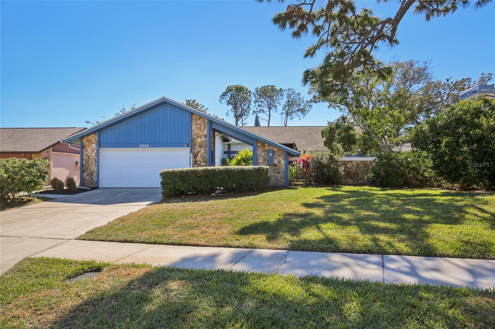 2943 MAYFAIR CT