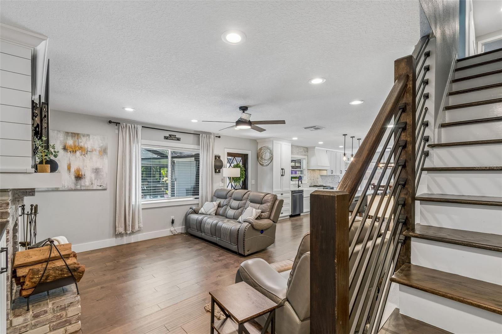 4528 W WOODMERE RD