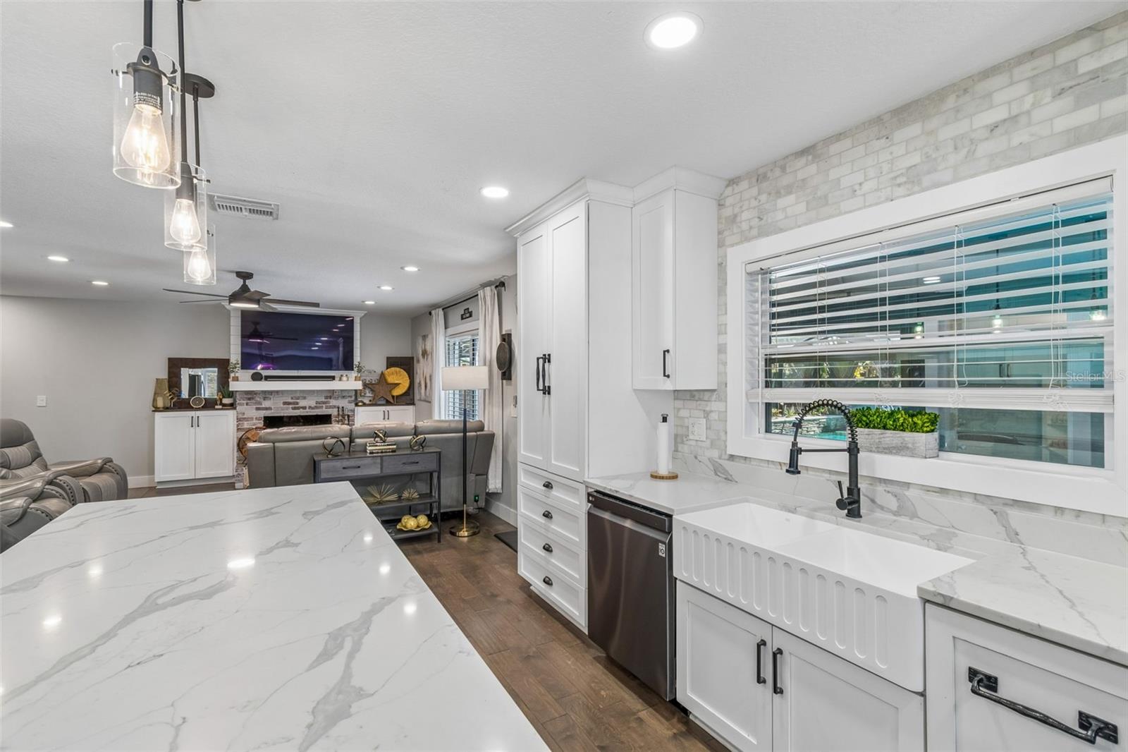 4528 W WOODMERE RD