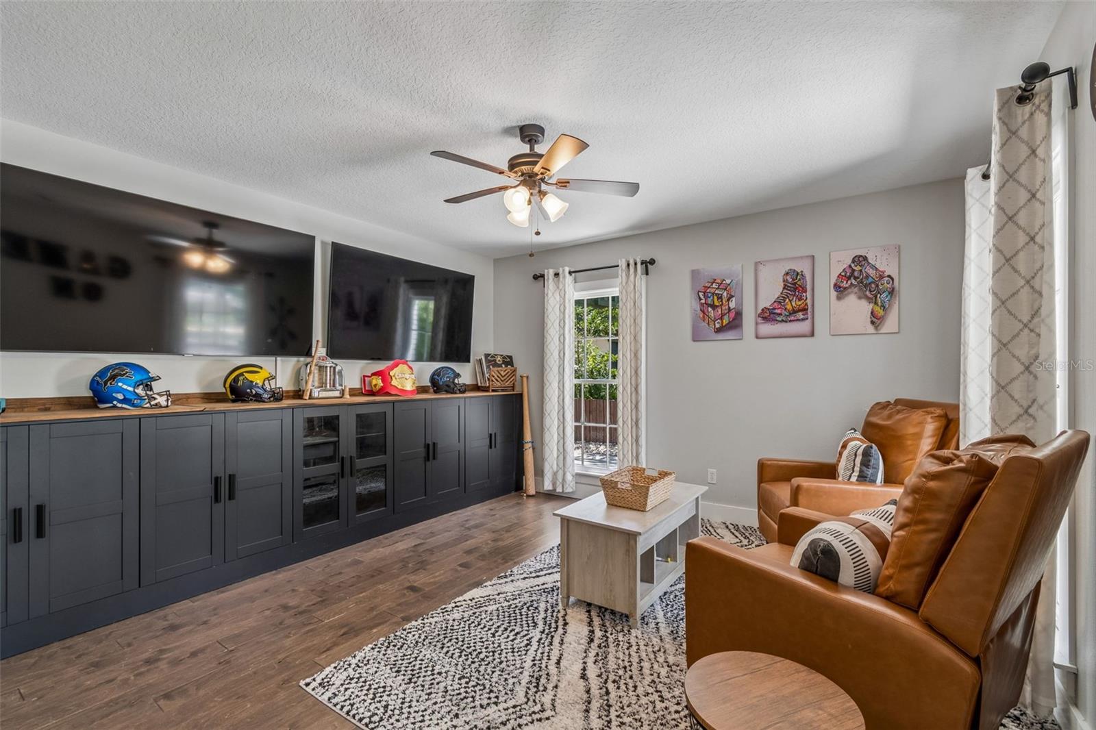 4528 W WOODMERE RD