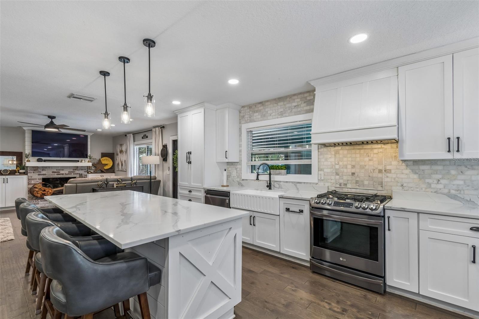 4528 W WOODMERE RD
