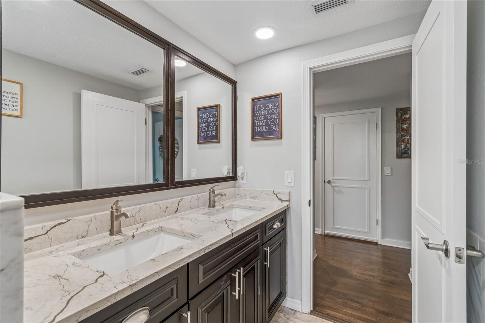 4528 W WOODMERE RD