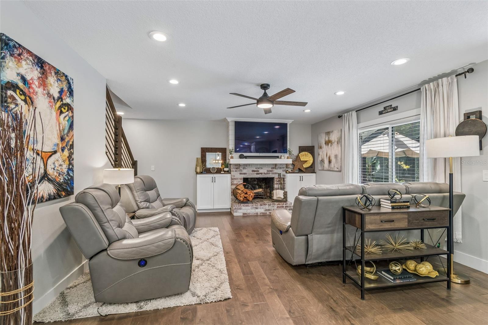 4528 W WOODMERE RD
