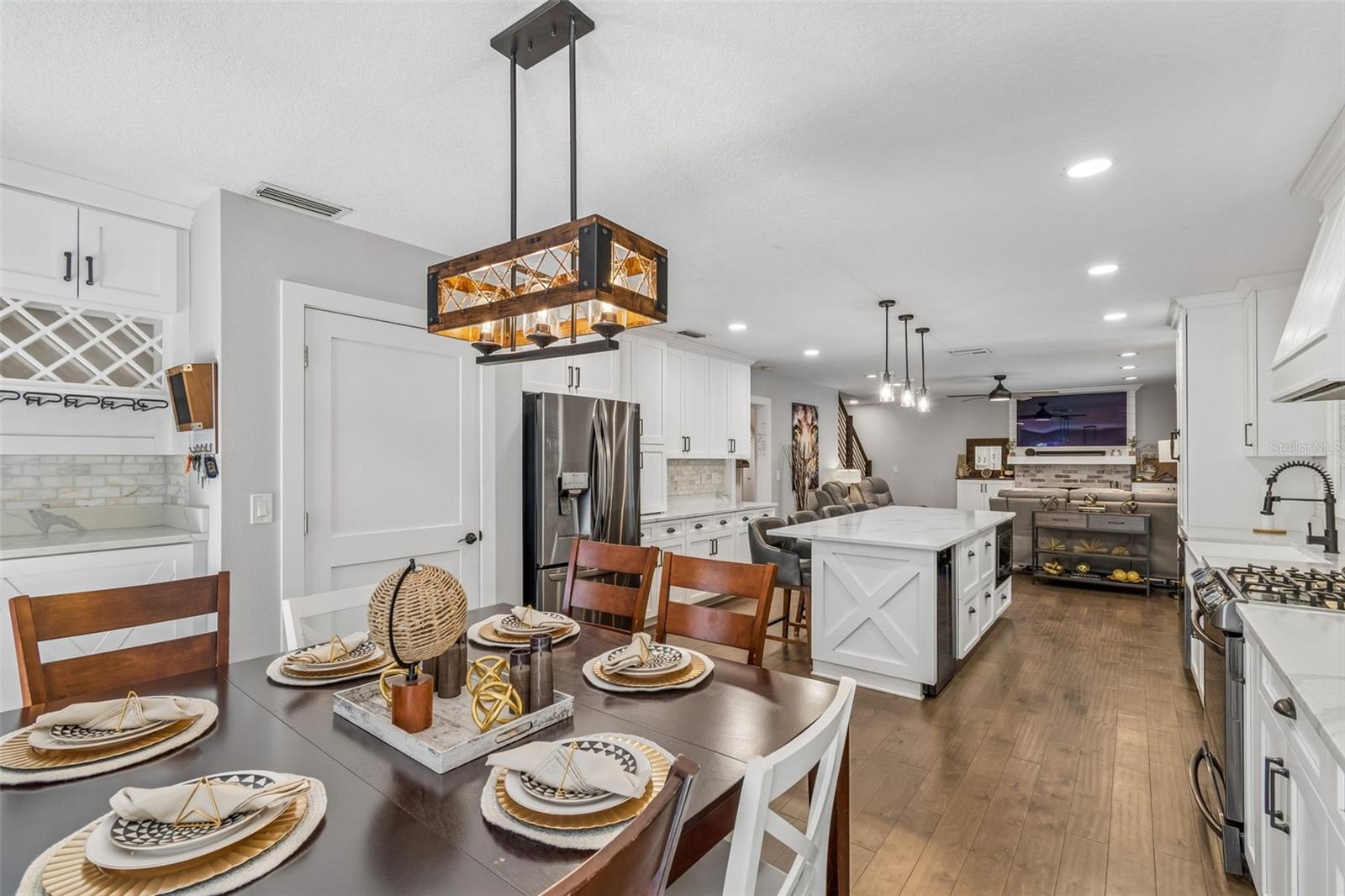 4528 W WOODMERE RD