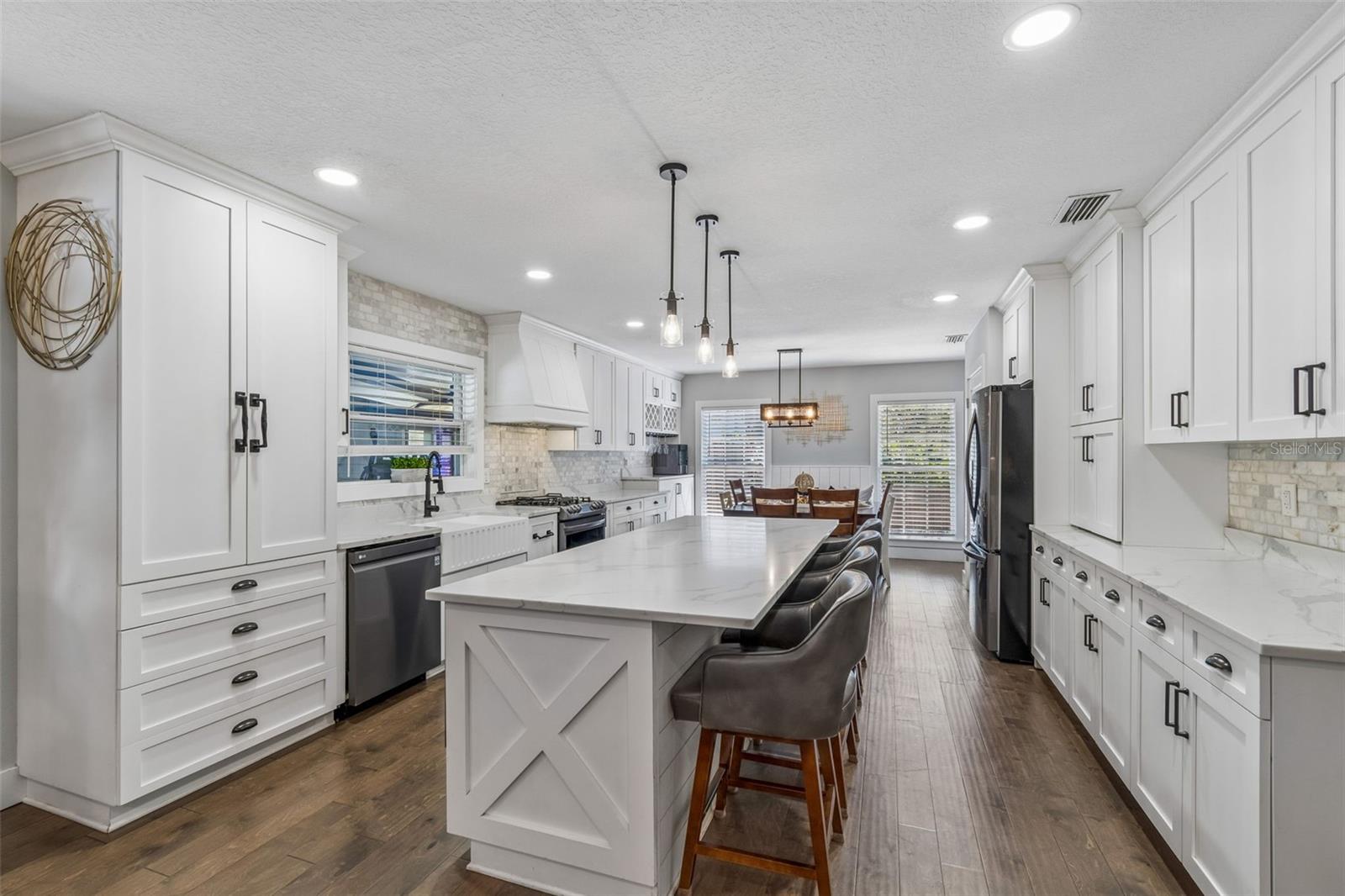 4528 W WOODMERE RD