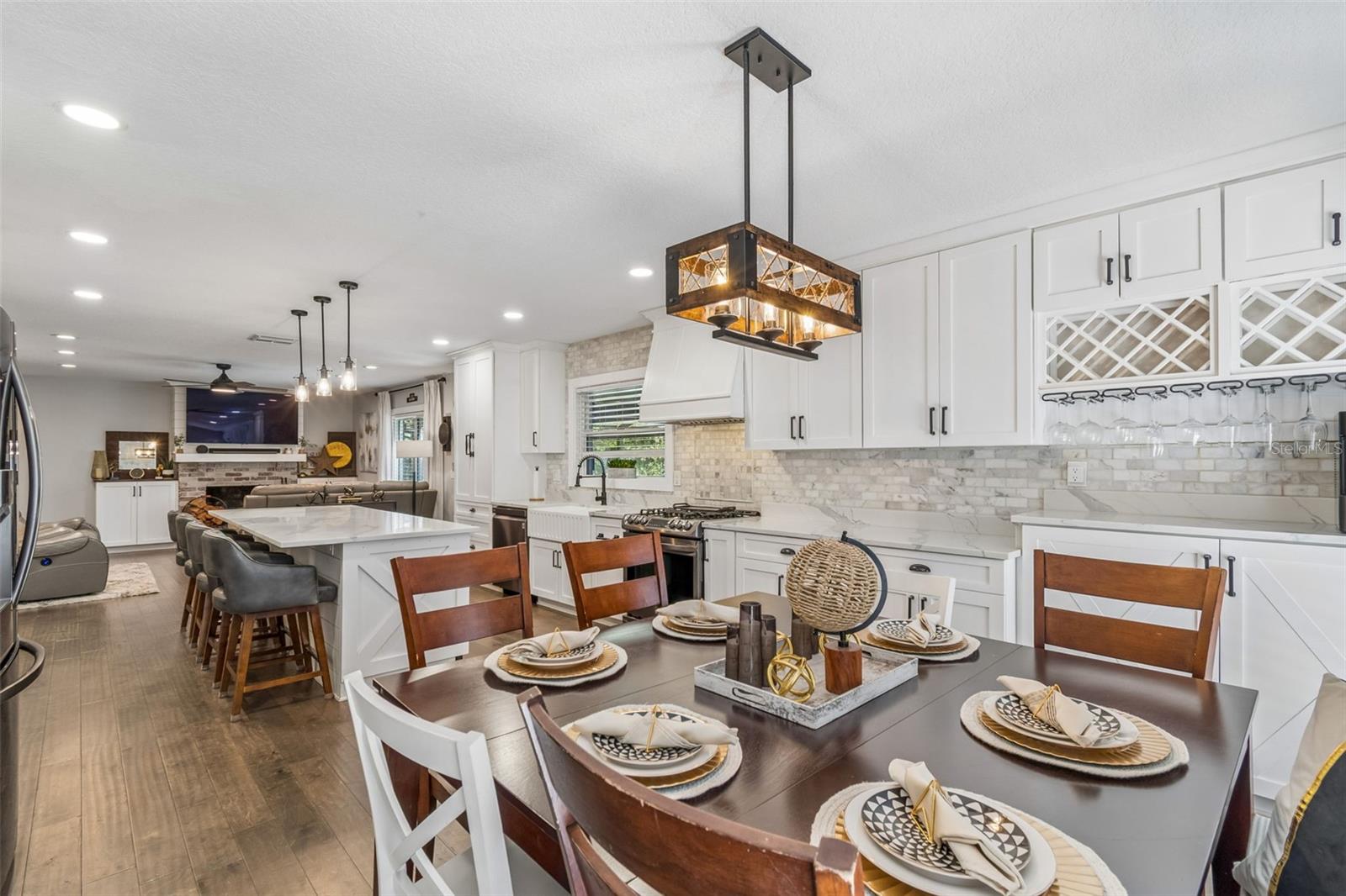 4528 W WOODMERE RD