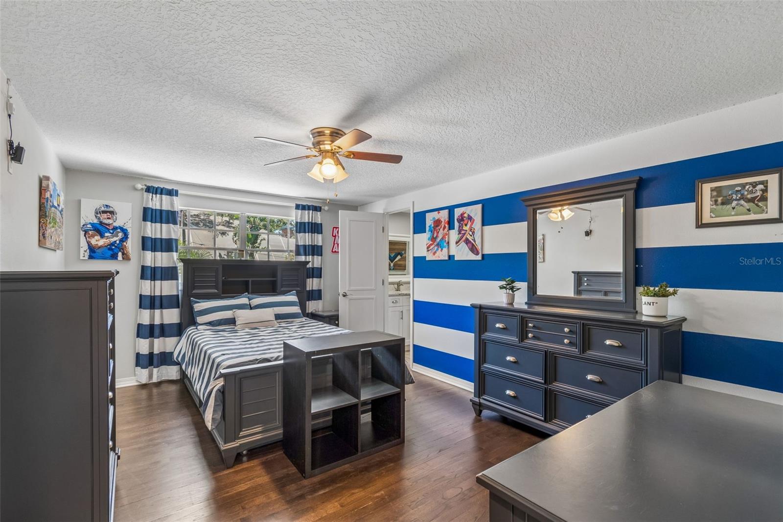4528 W WOODMERE RD