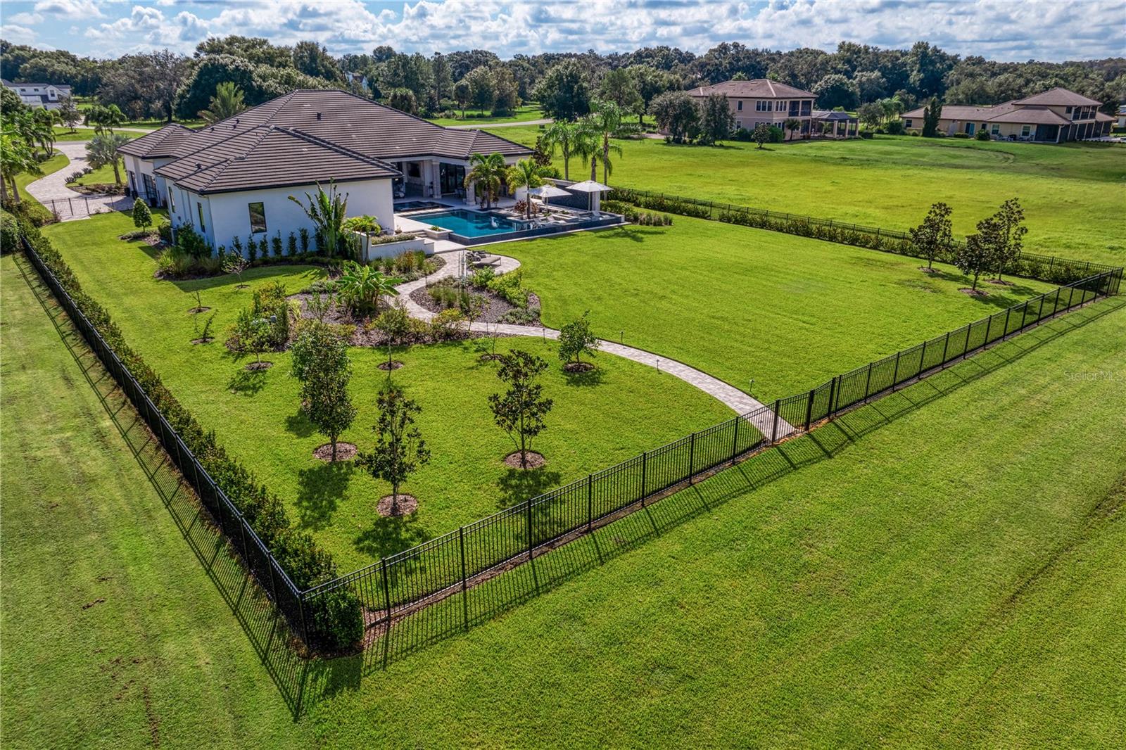 10521 BROADLAND PASS