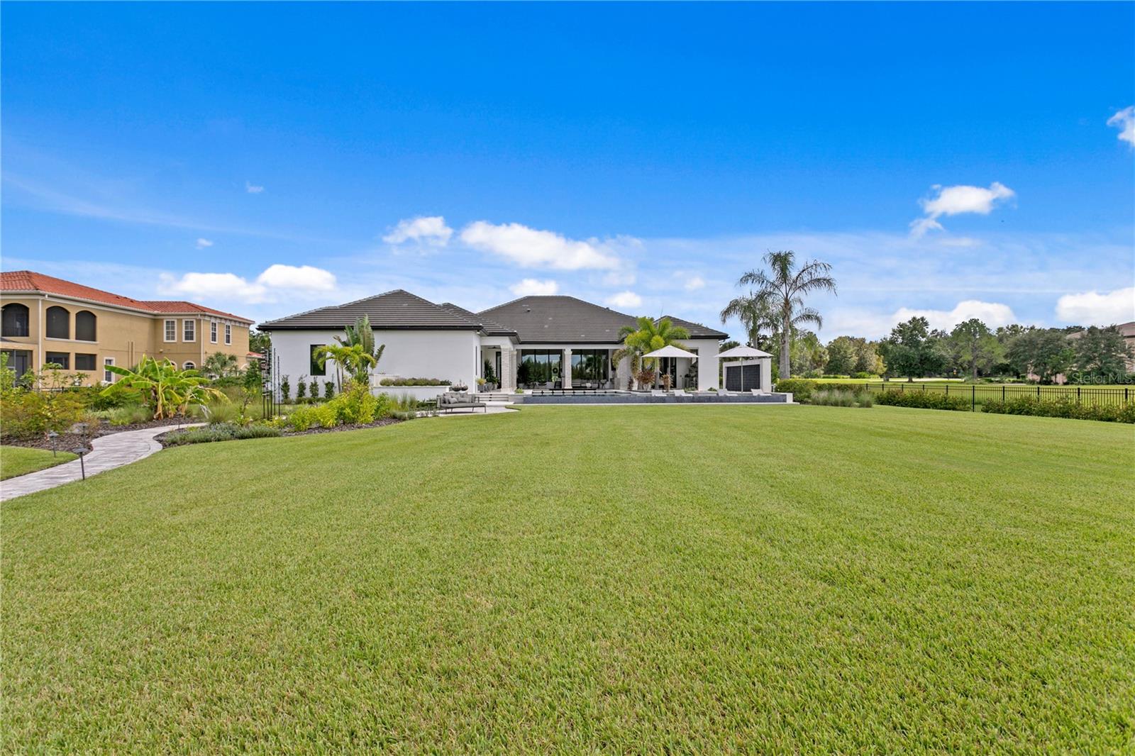 10521 BROADLAND PASS
