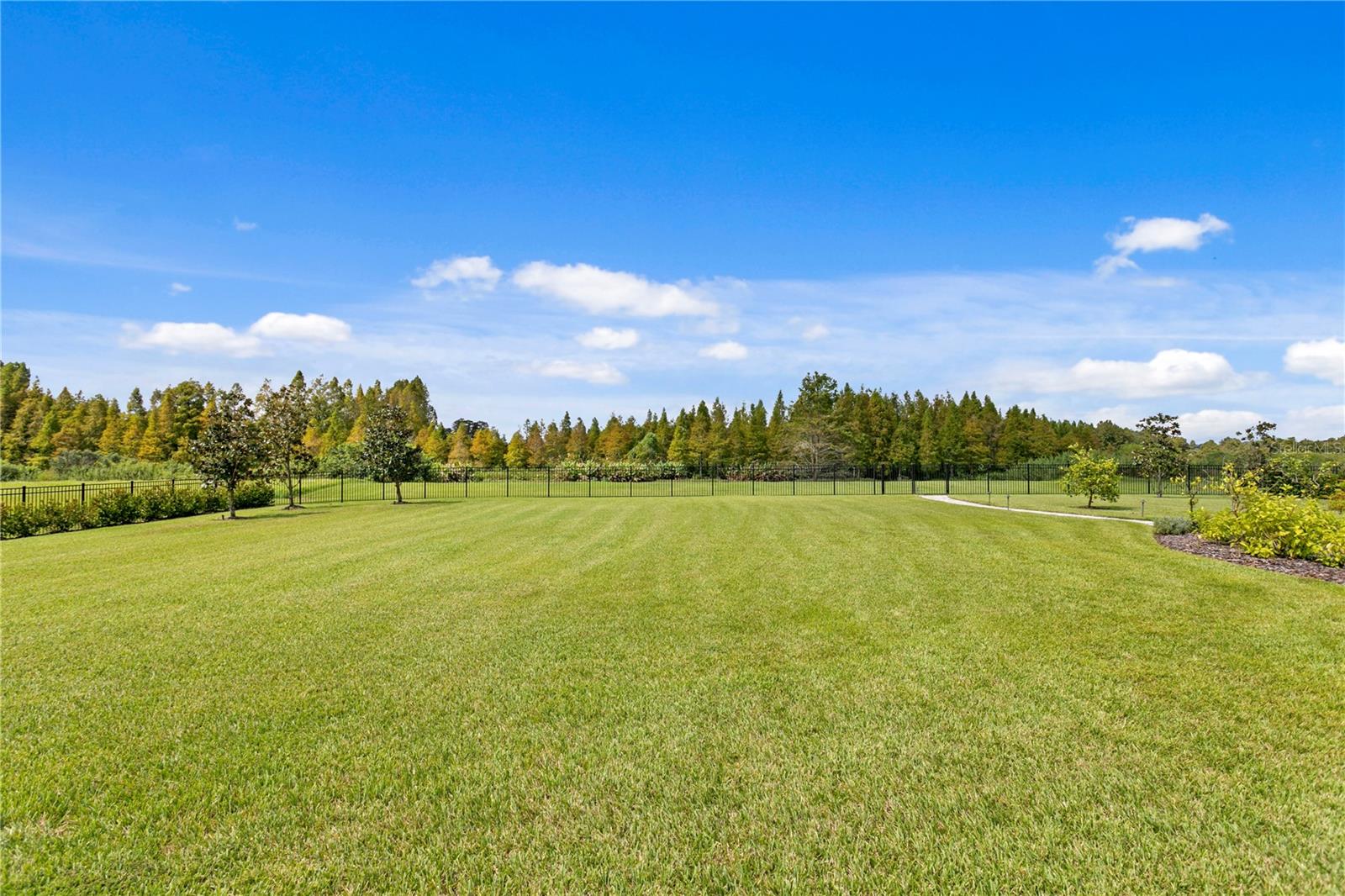 10521 BROADLAND PASS