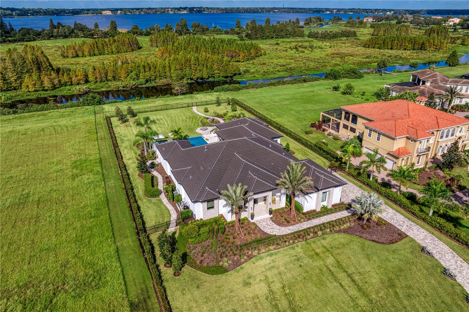 10521 BROADLAND PASS
