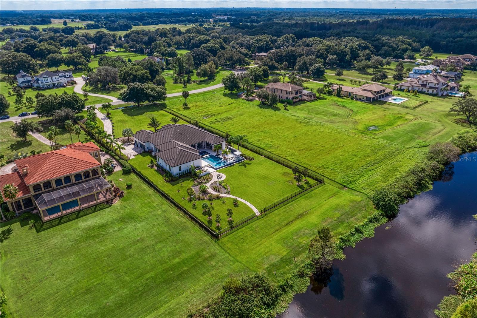 10521 BROADLAND PASS
