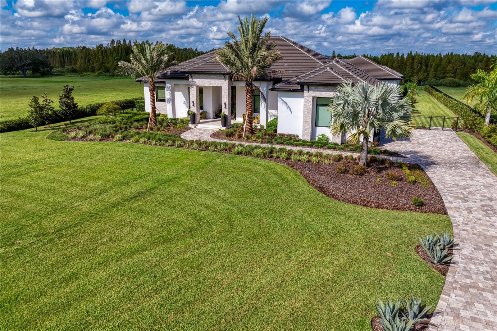10521 BROADLAND PASS