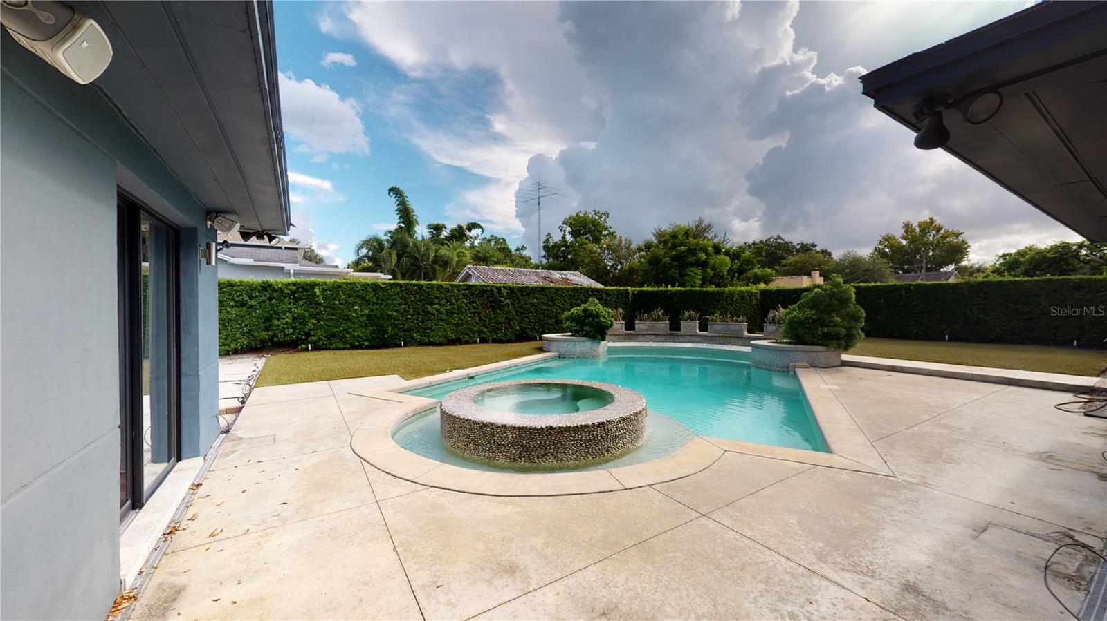 218 S MATANZAS AVE