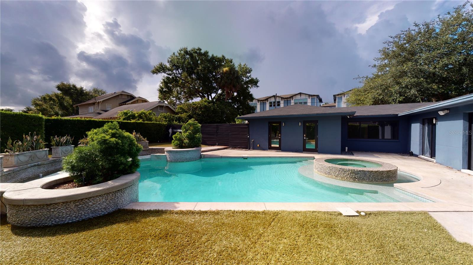 218 S MATANZAS AVE