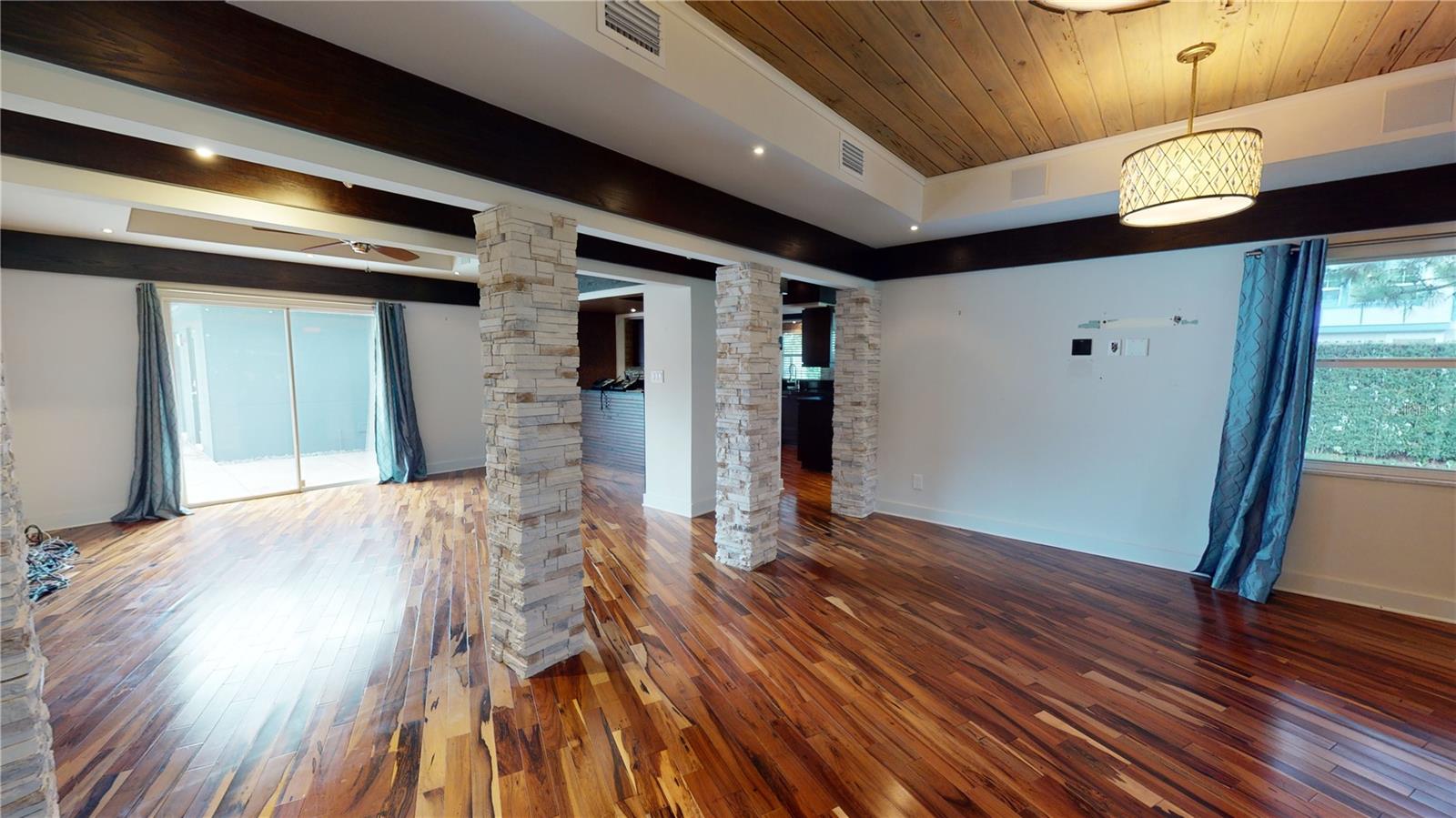 218 S MATANZAS AVE