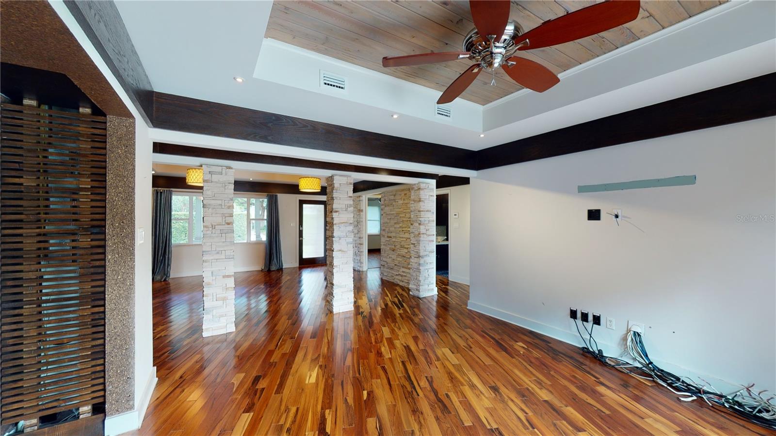 218 S MATANZAS AVE