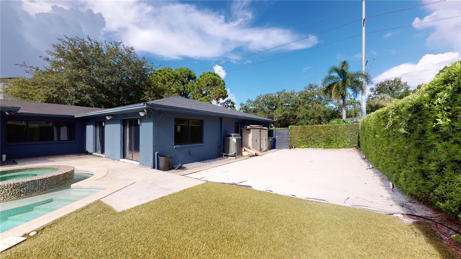 218 S MATANZAS AVE