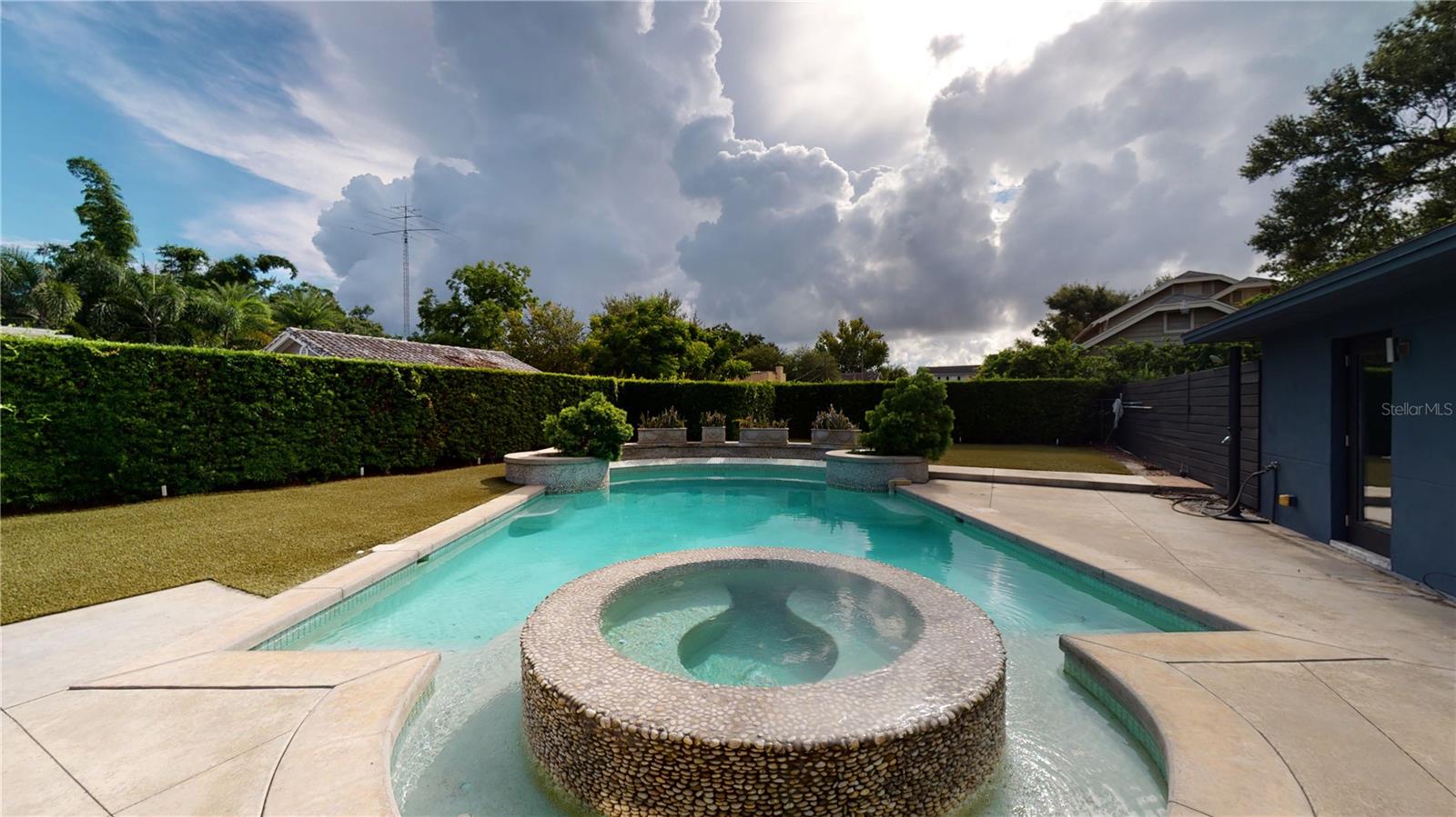 218 S MATANZAS AVE