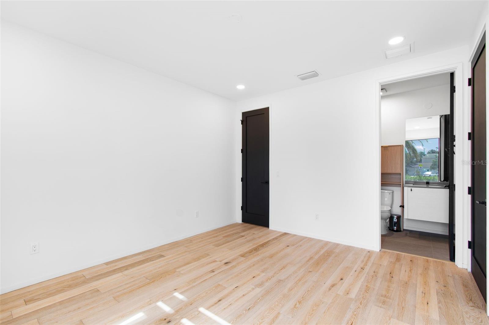 94 W DAVIS BLVD.