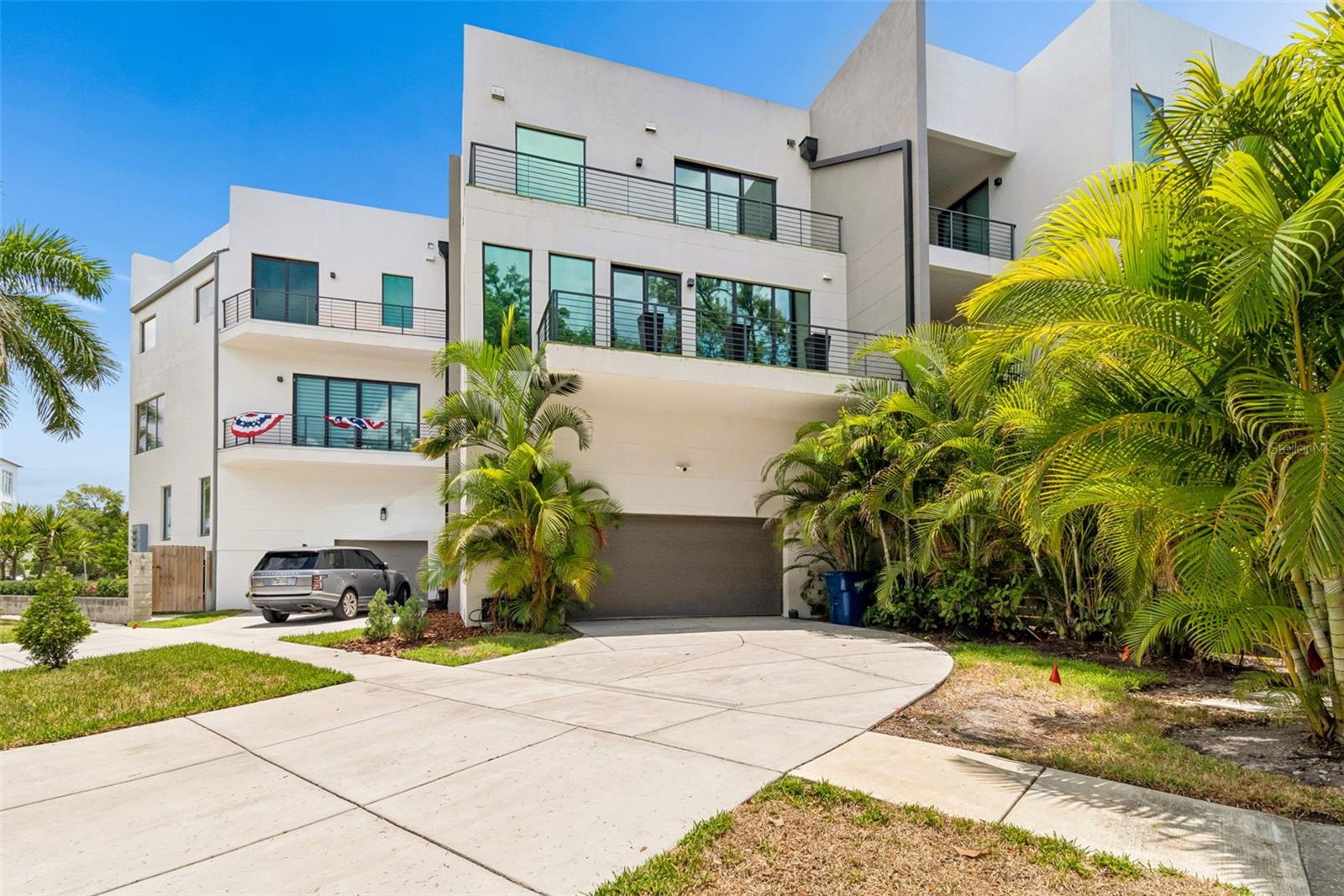 94 W DAVIS BLVD.