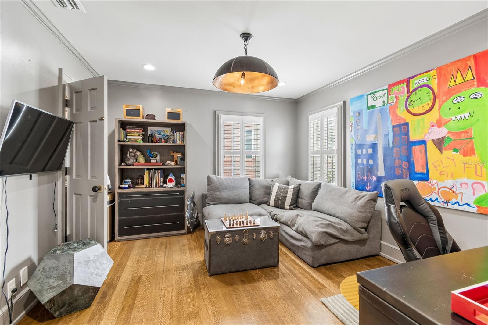 3313 W MULLEN AVE