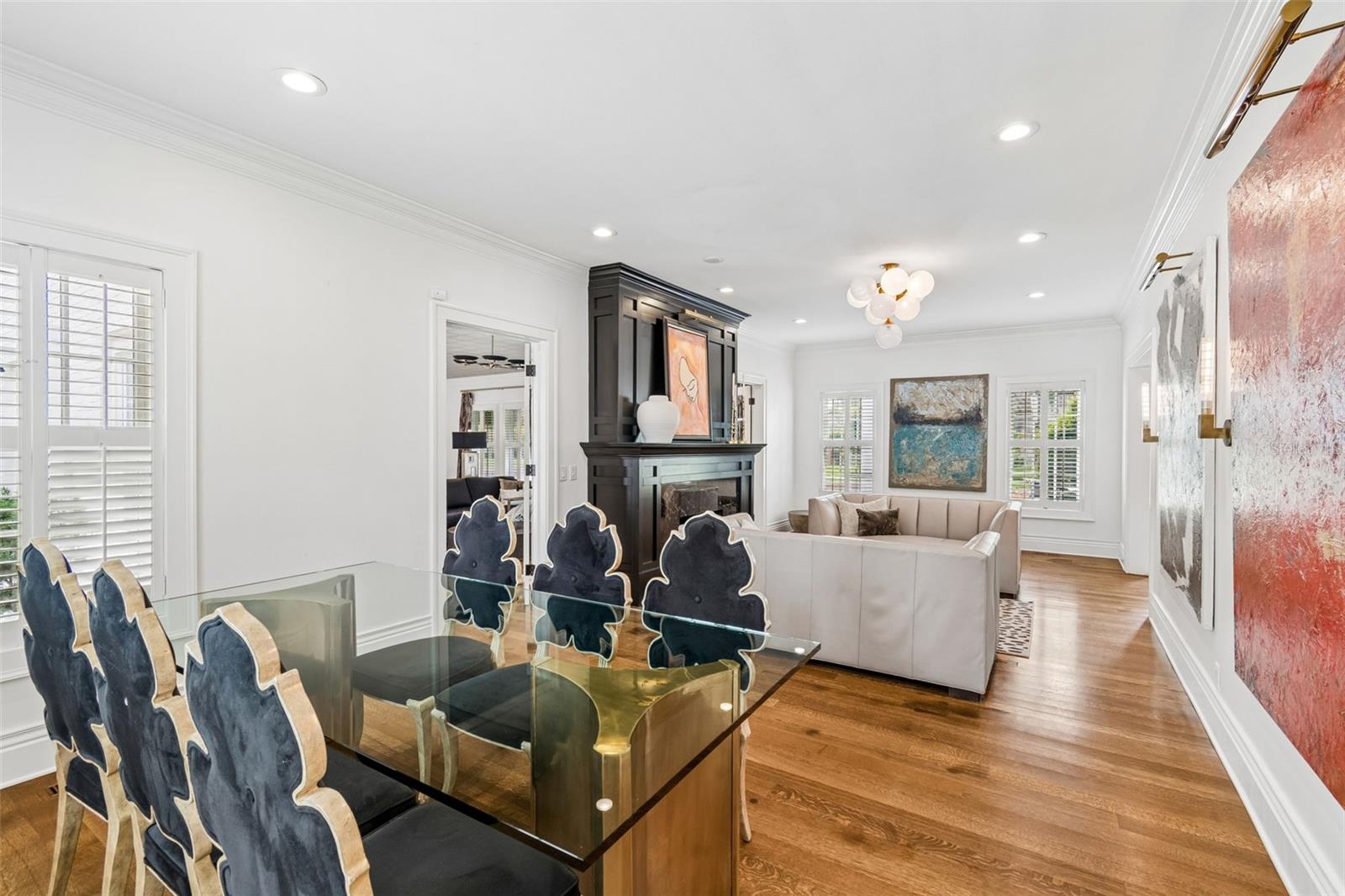 3313 W MULLEN AVE