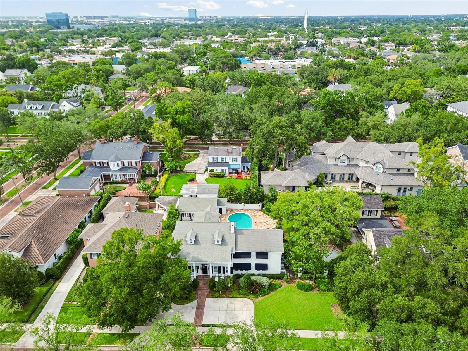 3313 W MULLEN AVE