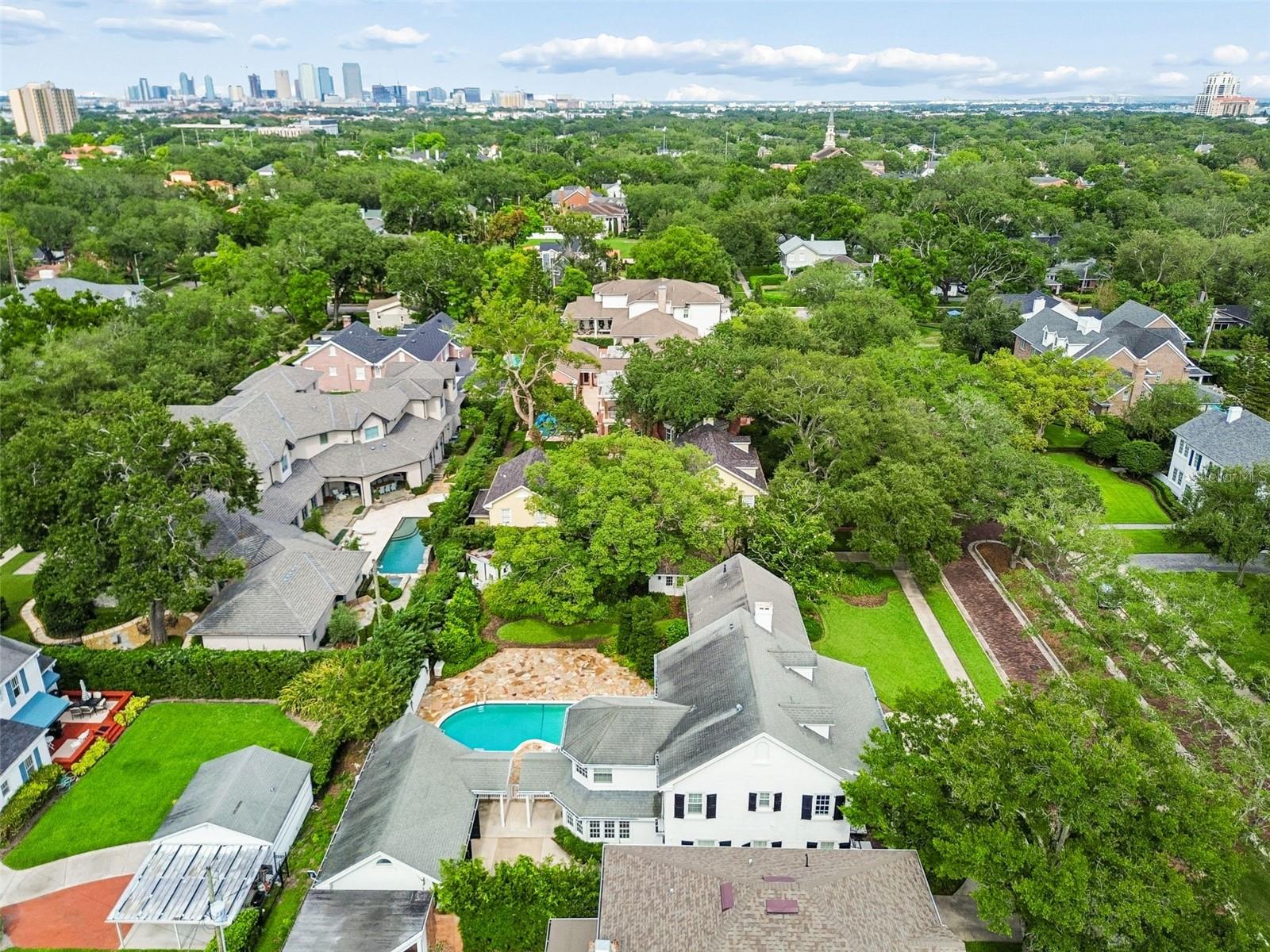 3313 W MULLEN AVE