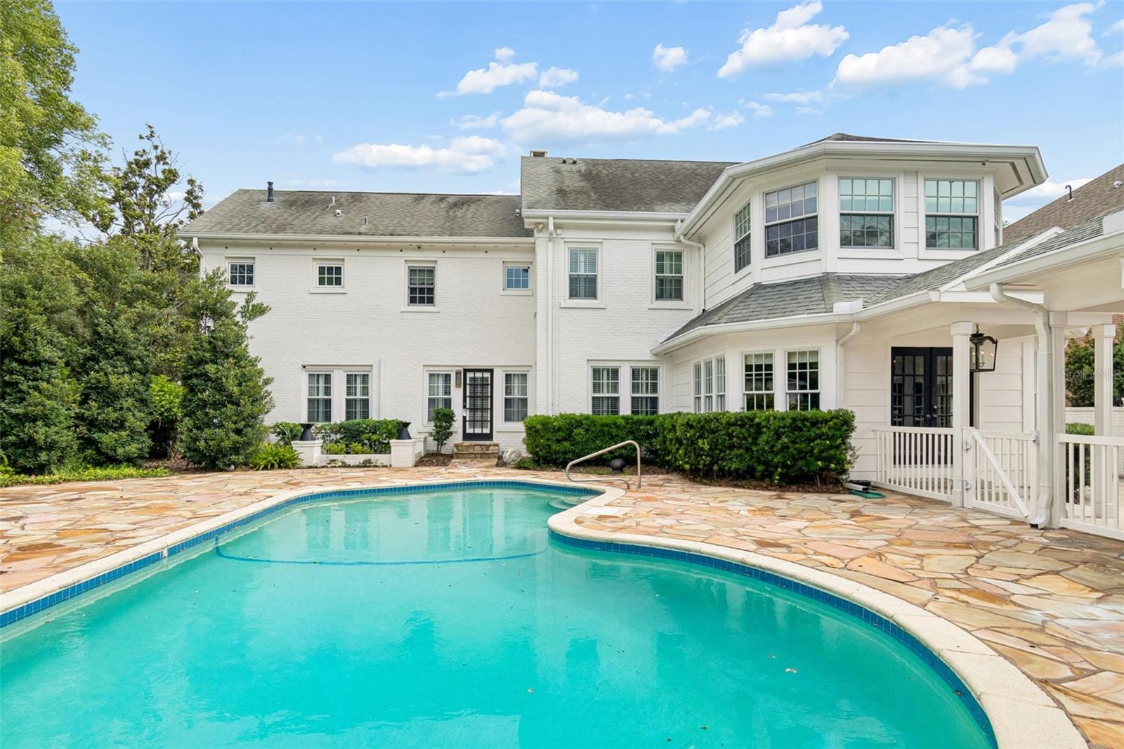 3313 W MULLEN AVE