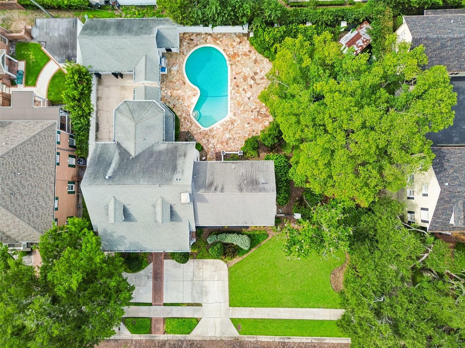 3313 W MULLEN AVE