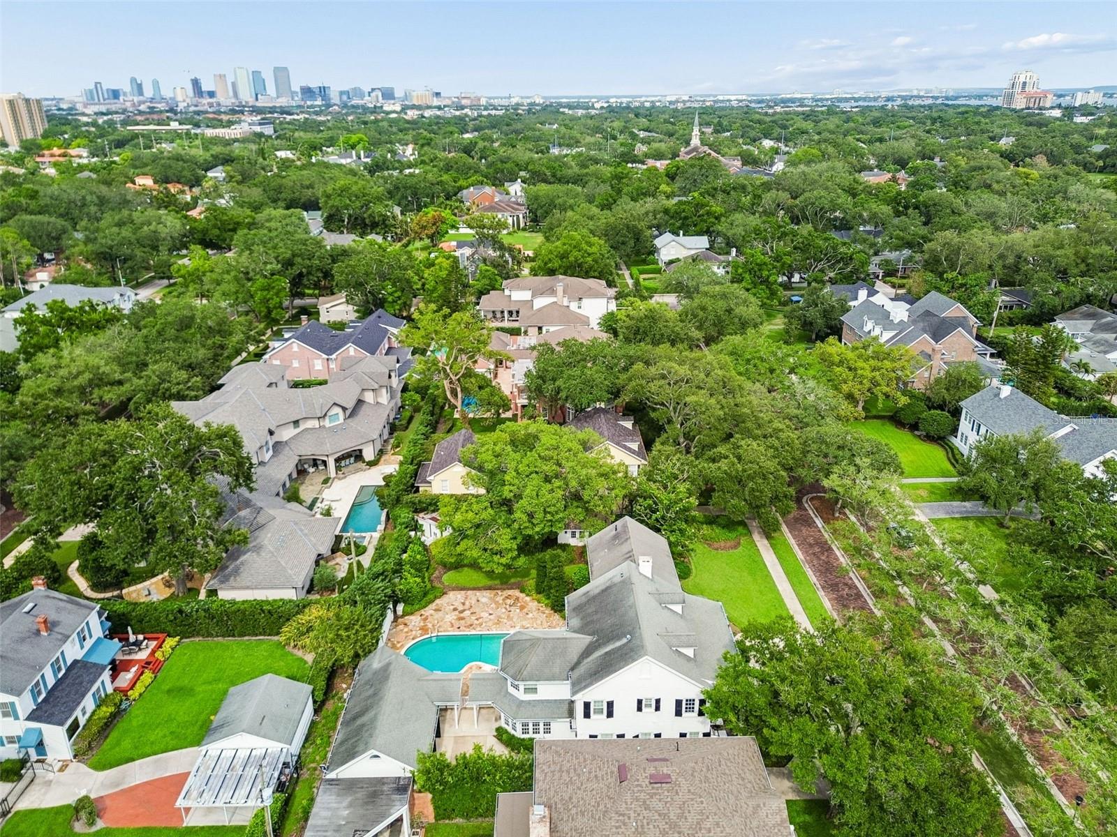 3313 W MULLEN AVE
