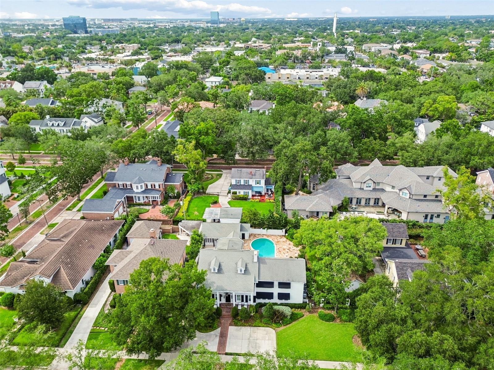 3313 W MULLEN AVE