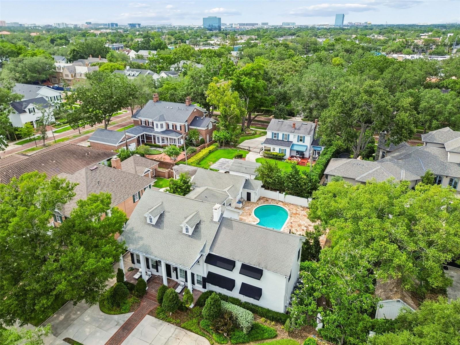 3313 W MULLEN AVE