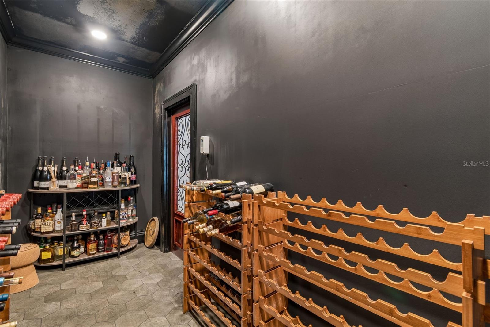 3313 W MULLEN AVE