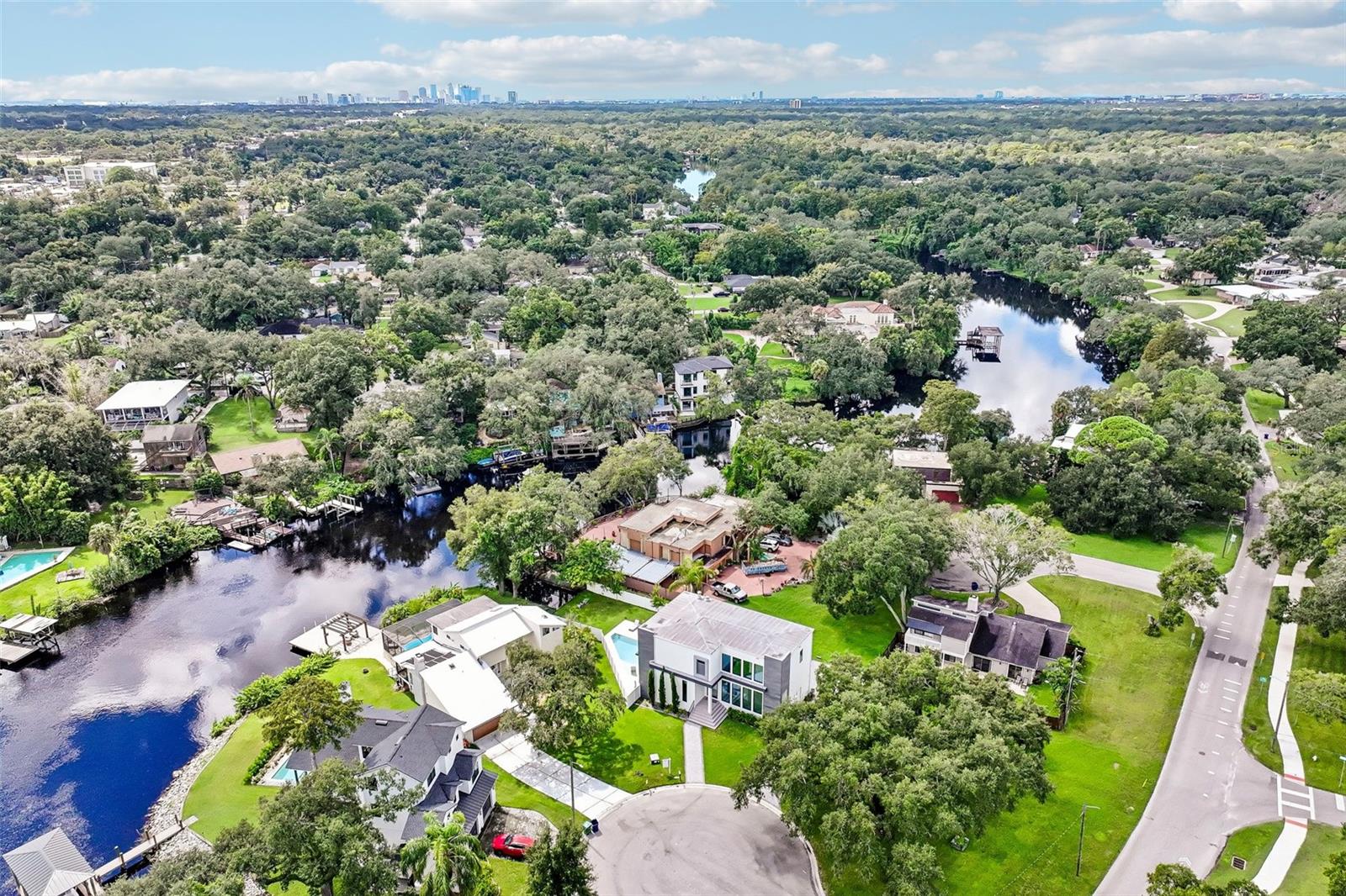 8101 N RIVER SHORE DR